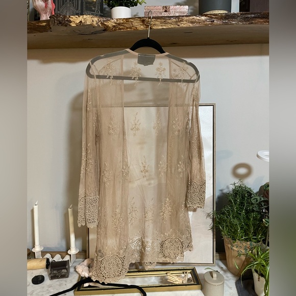 Antthony Tan Lace Cardigan crochet shrug - Picture 3 of 5